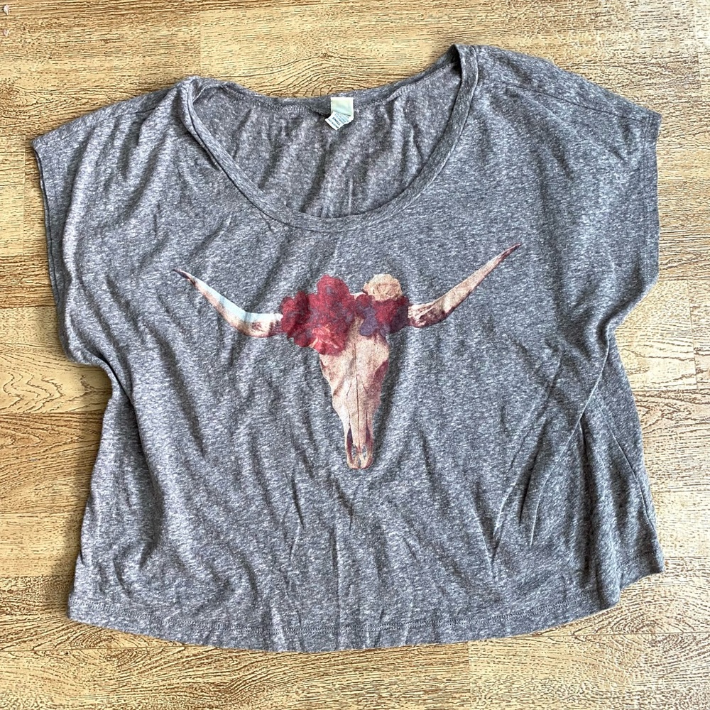 Women's Gray Short Sleeve cropped Tee with Floral Bull Skull Graphic